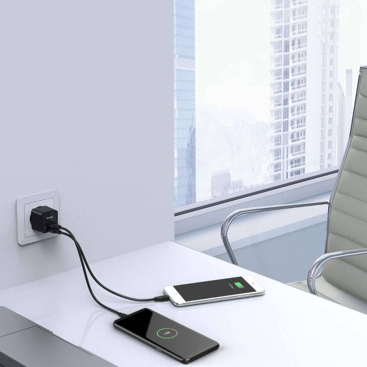 Aukey Dual USB lader 2x USB lader (opptil 12W) Mackabler Aukey Dual USB lader 2x USB lader (opptil 12W) Mackabler