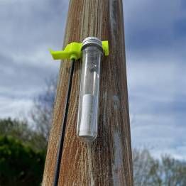  2-veis krok for geocaching-extractor inkl. gjenge for montering - 3D-printet